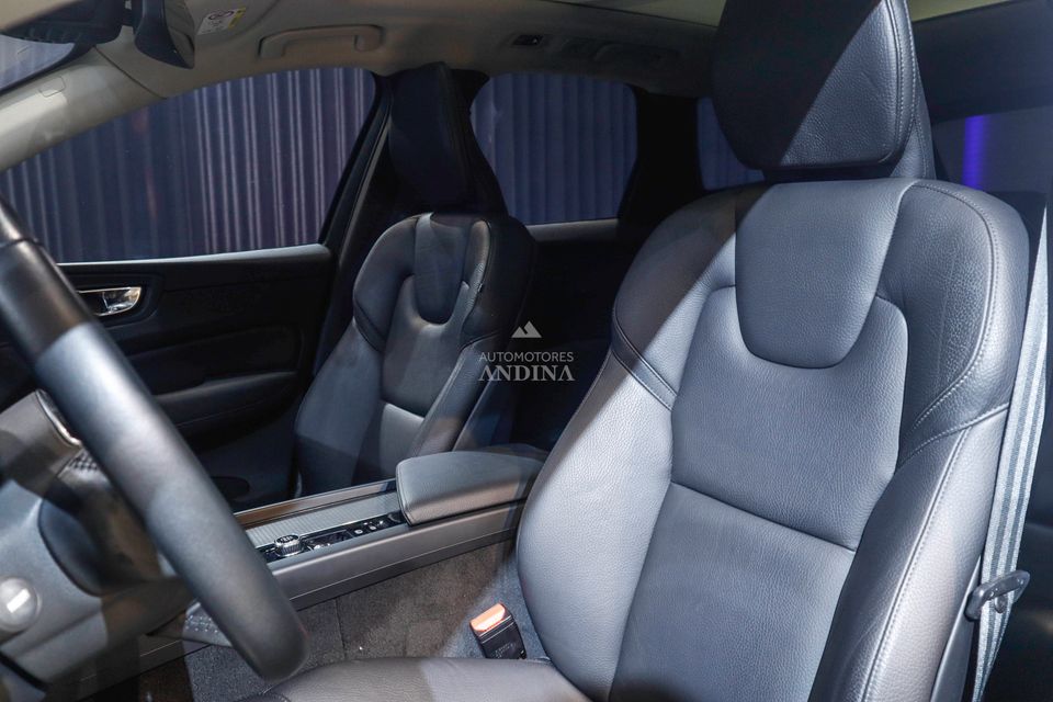 VOLVO XC60 T5 AWD MOMENTUM TP 2000CC T CT TC R18 2021 BLINDAJE 2+