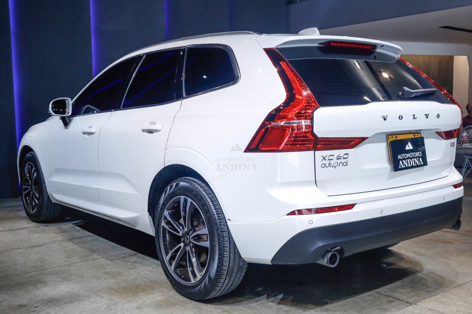 VOLVO XC60 T5 AWD MOMENTUM TP 2000CC T CT TC R18 2021 BLINDAJE 2+