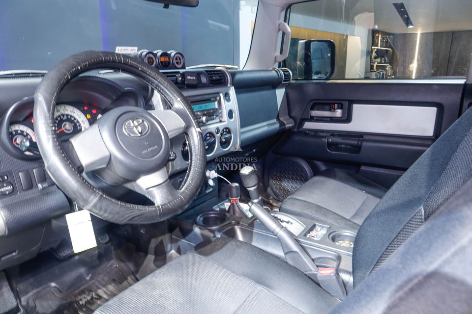 TOYOTA FJ CRUISER 4.0 V6 AT 4000CC 5P 4X4 2008