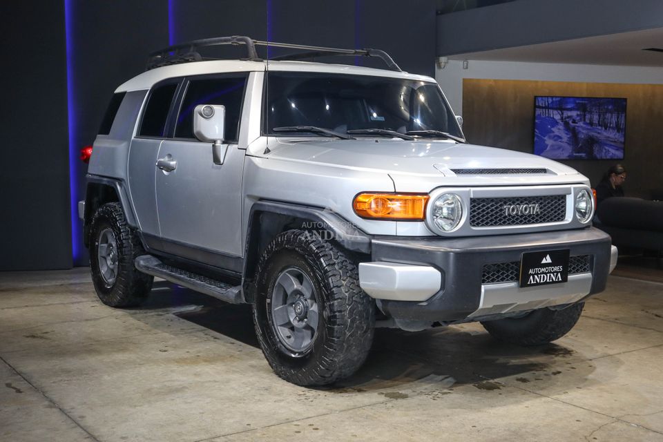 TOYOTA FJ CRUISER 4.0 V6 AT 4000CC 5P 4X4 2008