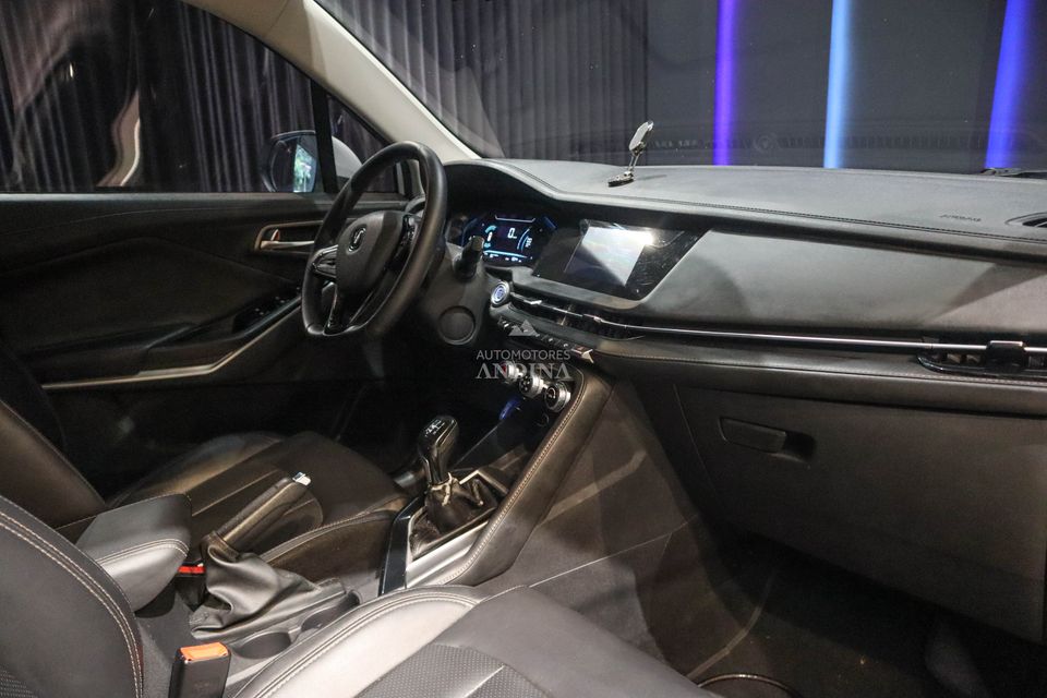 CHANGAN CS15 LUXURY PRO MT 1500CC AA 2AB ABS 2022