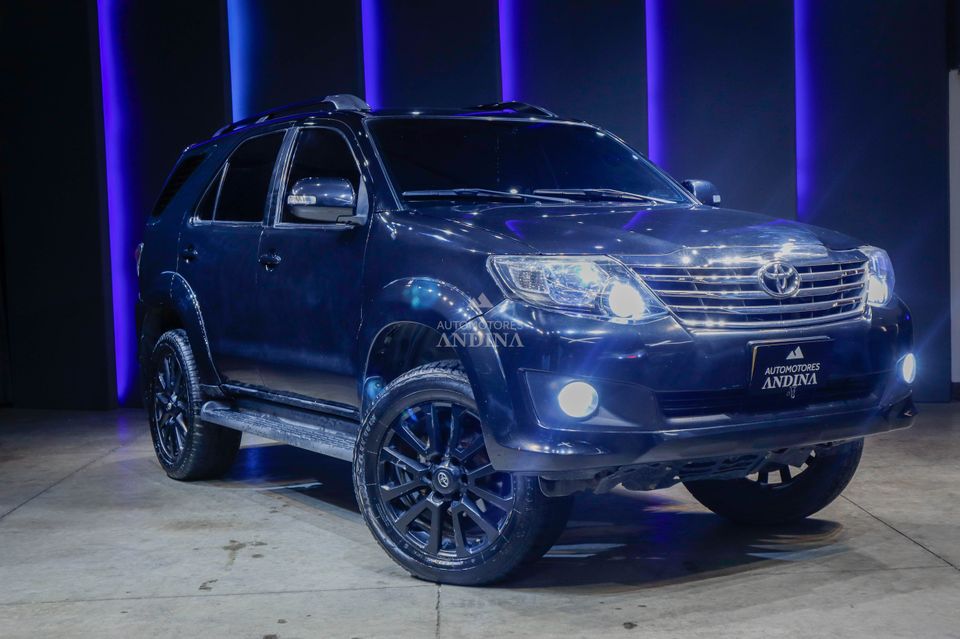 TOYOTA FORTUNER 2.7L AT 2700CC 4X2 2012