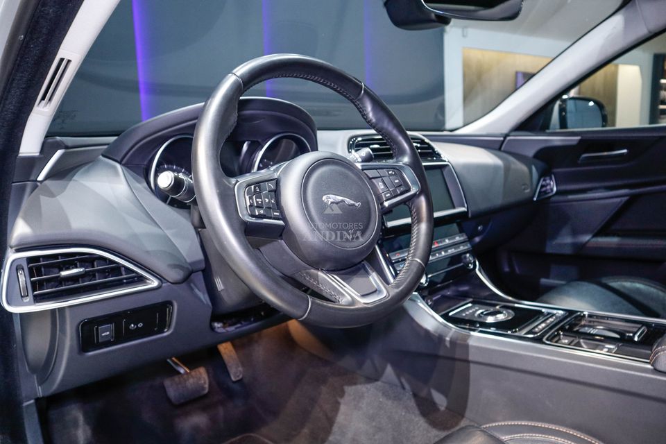 JAGUAR XE 2.0 I4 PRESTIGE TP 2000CC T CT TC 2019
