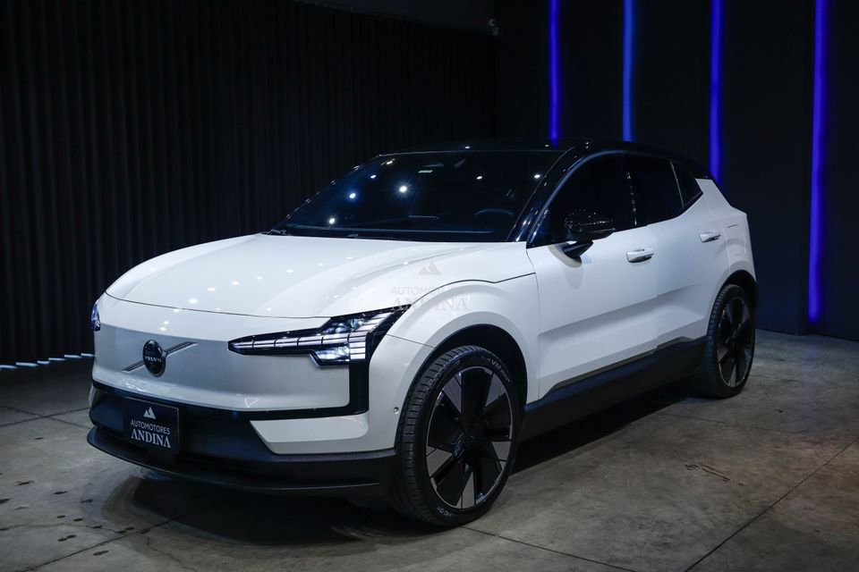 VOLVO EX30 EXTENDED RANGE ULTRA AT 203KW 4X2 2024