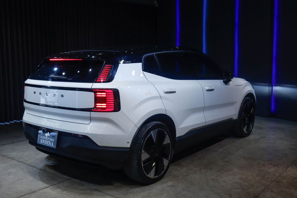 VOLVO EX30 EXTENDED RANGE ULTRA AT 203KW 4X2 2024