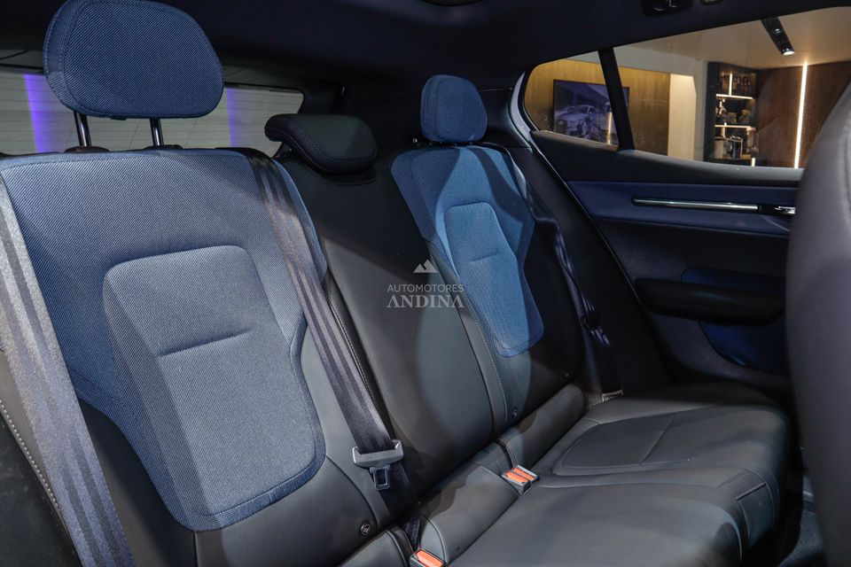 VOLVO EX30 EXTENDED RANGE ULTRA AT 203KW 4X2 2024
