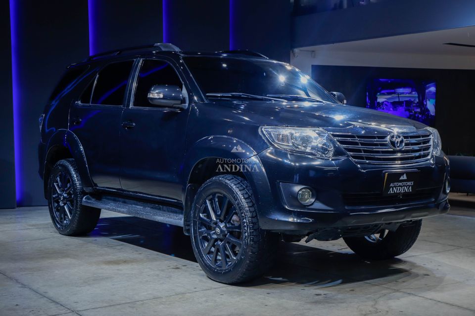 TOYOTA FORTUNER 2.7L AT 2700CC 4X2 2012
