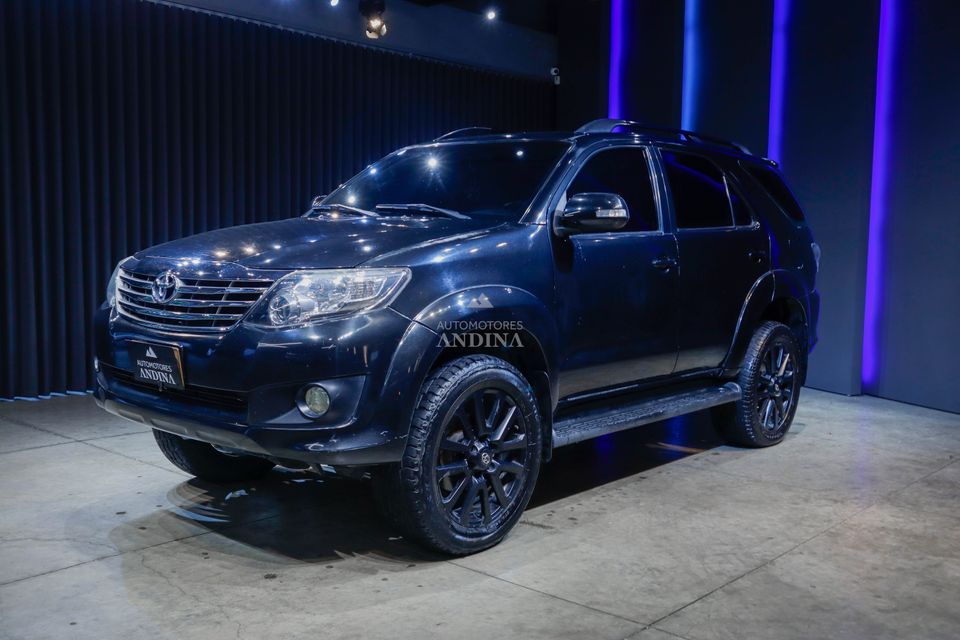 TOYOTA FORTUNER 2.7L AT 2700CC 4X2 2012