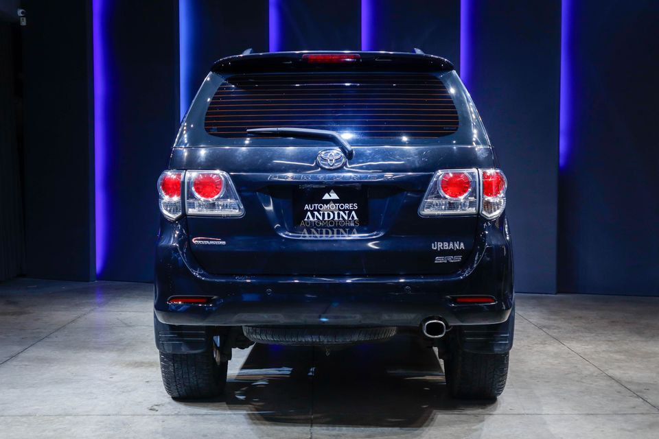 TOYOTA FORTUNER 2.7L AT 2700CC 4X2 2012