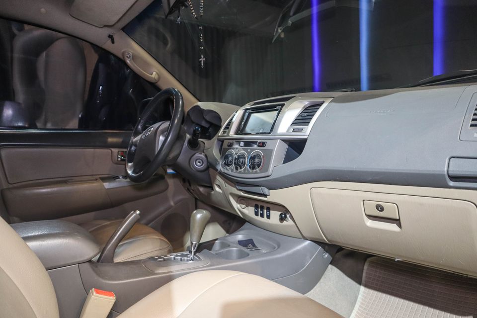 TOYOTA FORTUNER 2.7L AT 2700CC 4X2 2012