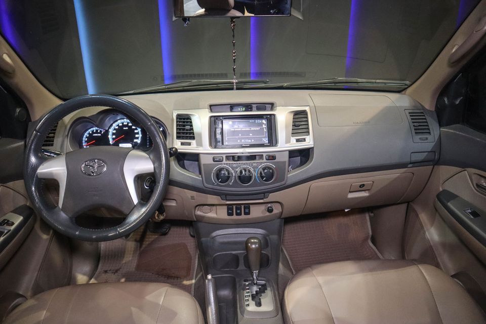 TOYOTA FORTUNER 2.7L AT 2700CC 4X2 2012