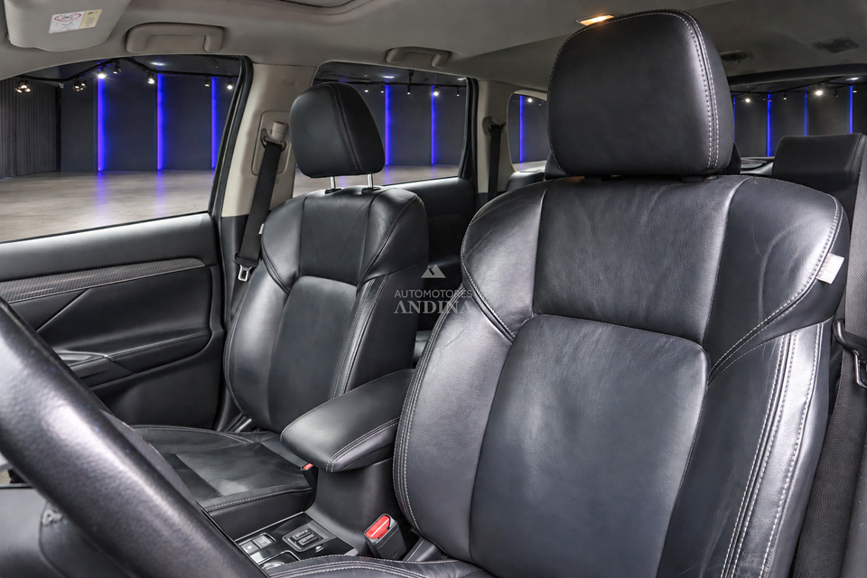 MITSUBISHI OUTLANDER KAITEKI FULL TP 2400CC 4X4 7PSJ 7AB CT TC 2023