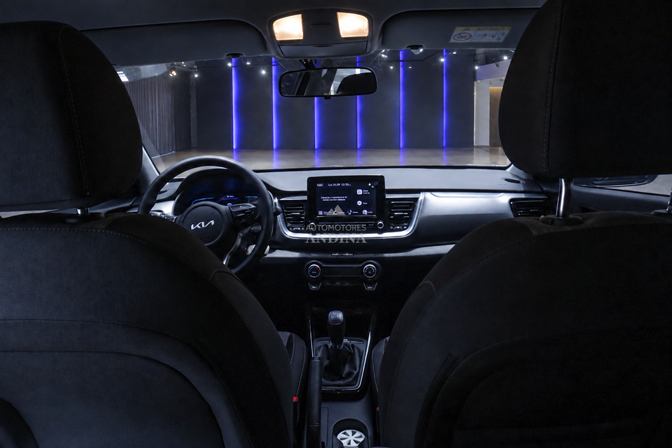 KIA STONIC DESIRE MT 1000CC T 6AB ABS 2026