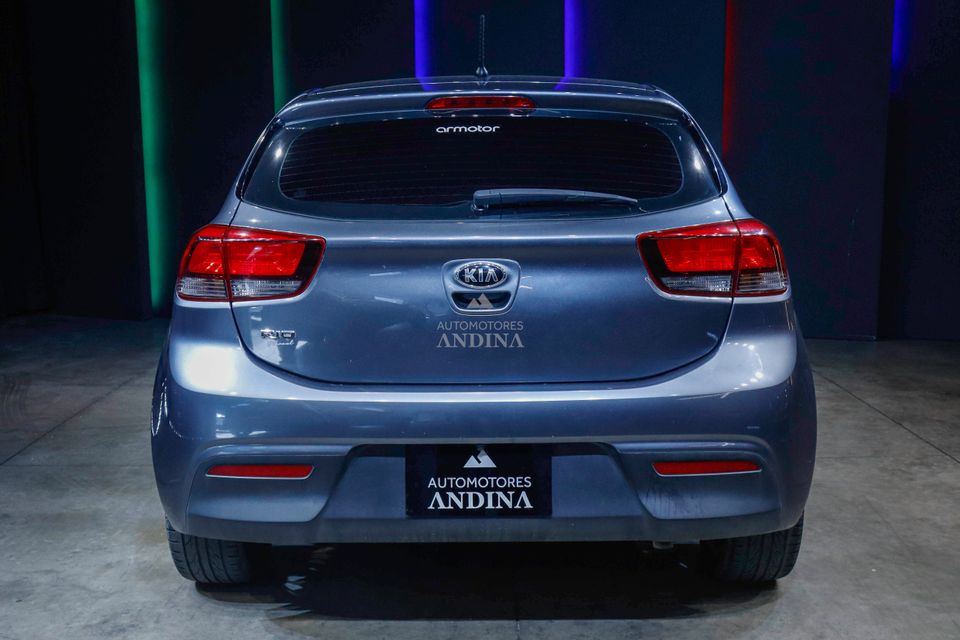 KIA RIO VIBRANT TP 1400CC 5P 2019
