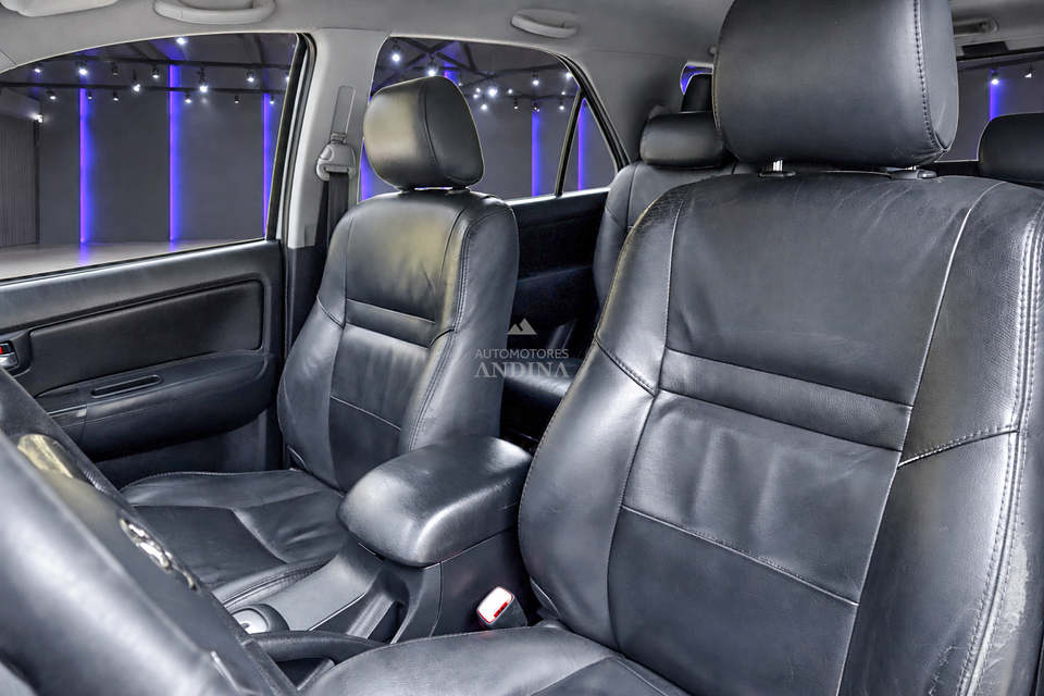 TOYOTA FORTUNER SR5 AT 3000CC TD 4X4 2014