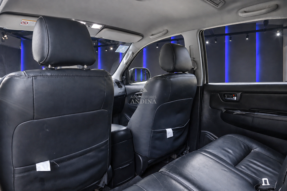 TOYOTA FORTUNER SR5 AT 3000CC TD 4X4 2014
