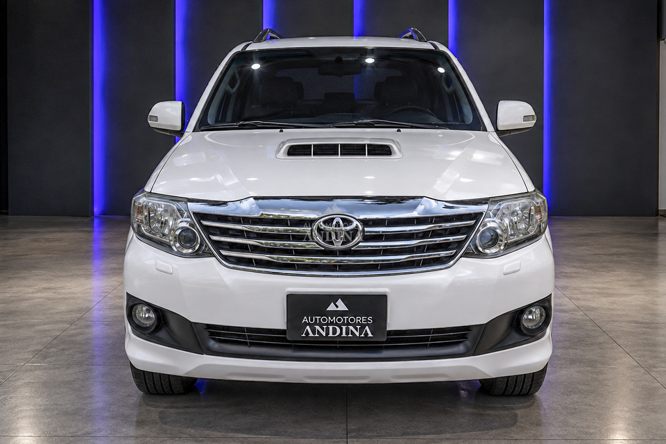 TOYOTA FORTUNER SR5 AT 3000CC TD 4X4 2014