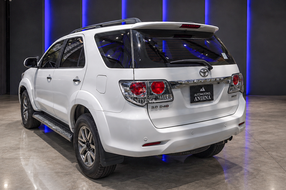 TOYOTA FORTUNER SR5 AT 3000CC TD 4X4 2014