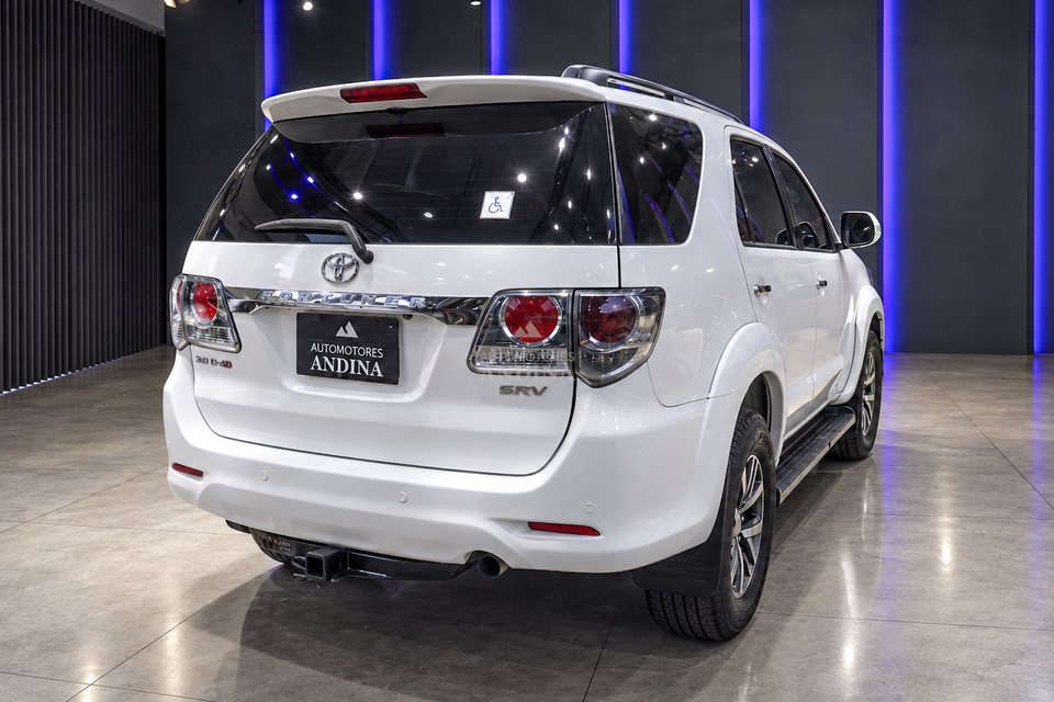 TOYOTA FORTUNER SR5 AT 3000CC TD 4X4 2014