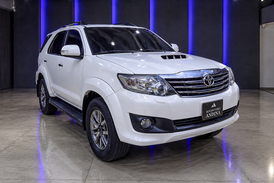 TOYOTA FORTUNER SR5 AT 3000CC TD 4X4 2014