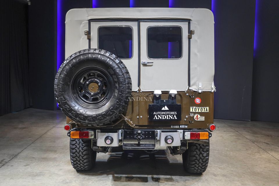 TOYOTA LAND CRUISER FJ40 MT 4200CC CORTO LONA 1977