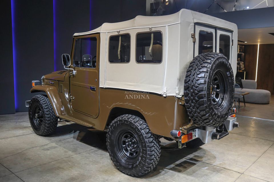 TOYOTA LAND CRUISER FJ40 MT 4200CC CORTO LONA 1977