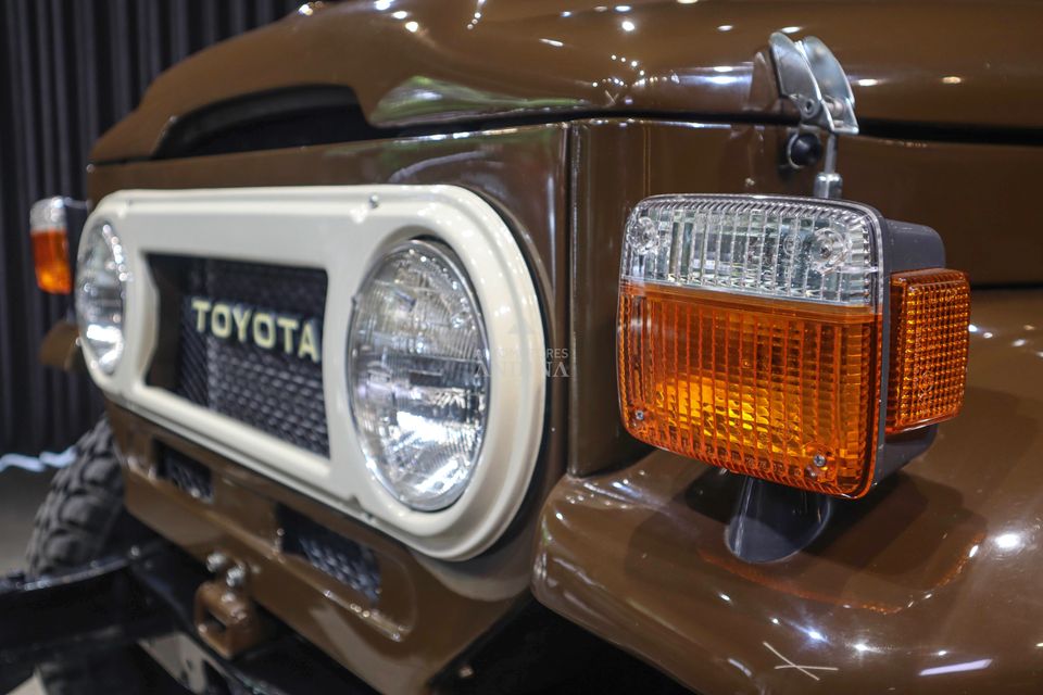 TOYOTA LAND CRUISER FJ40 MT 4200CC CORTO LONA 1977