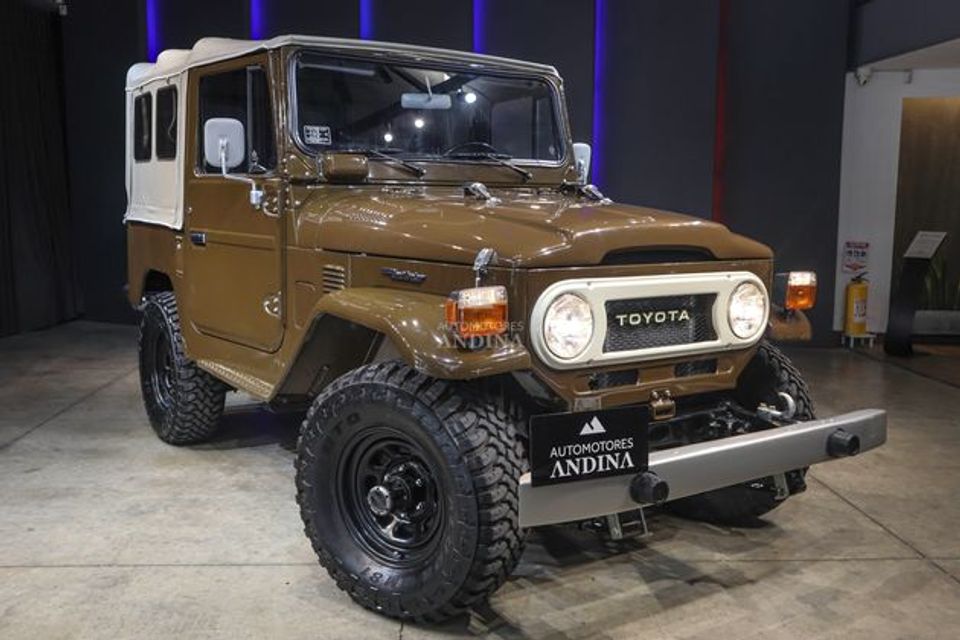 TOYOTA LAND CRUISER FJ40 MT 4200CC CORTO LONA 1977