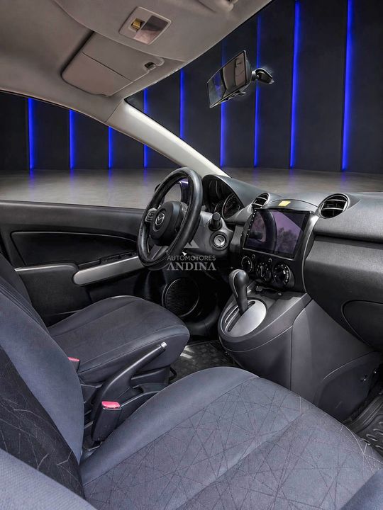 MAZDA 2 15HA1C AT 1500CC 5P 2013