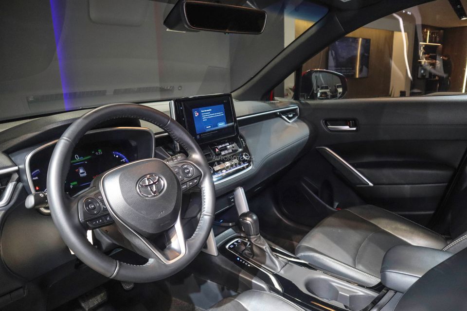 TOYOTA COROLLA CROSS SE-G HYBRID TP 1800CC 7AB 4X2 CT R18 2023