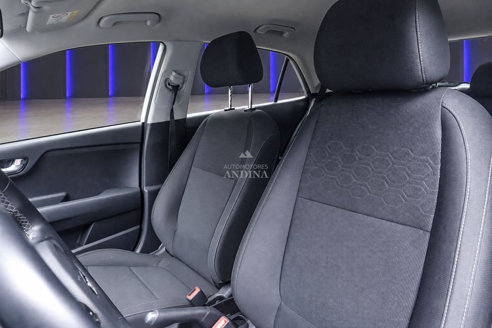 KIA RIO VIBRANT TP 1400CC 4P 2020