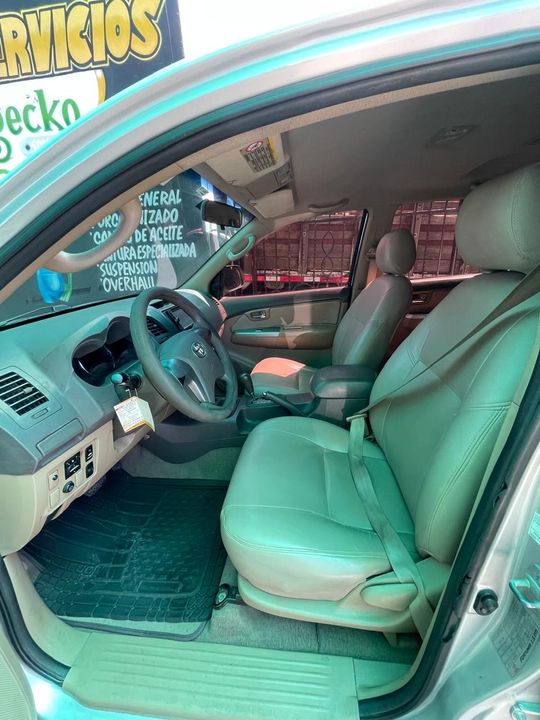 TOYOTA FORTUNER 2.7L MT 2700CC 4X2 2013