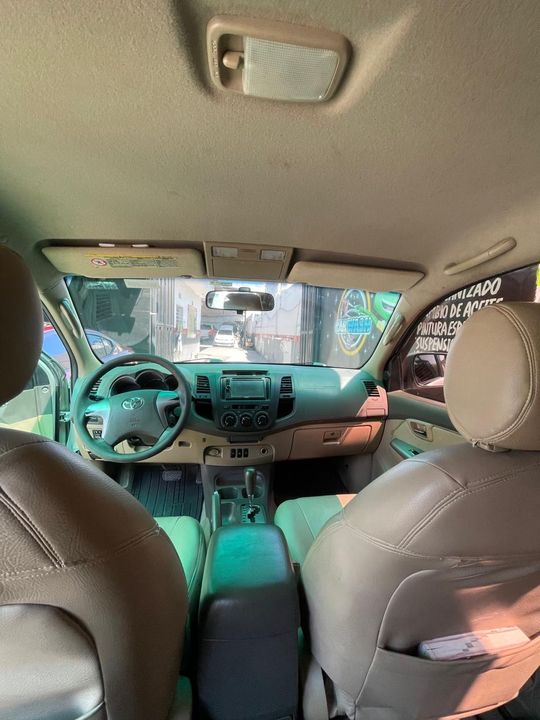 TOYOTA FORTUNER 2.7L MT 2700CC 4X2 2013