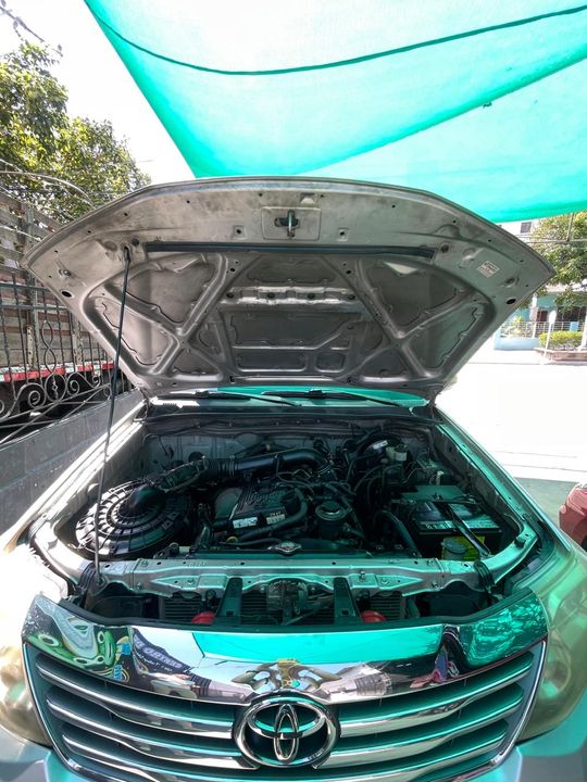 TOYOTA FORTUNER 2.7L MT 2700CC 4X2 2013