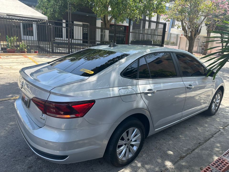 VOLKSWAGEN VIRTUS COMFORTLINE MT 1600CC 4AB ABS R15 2022
