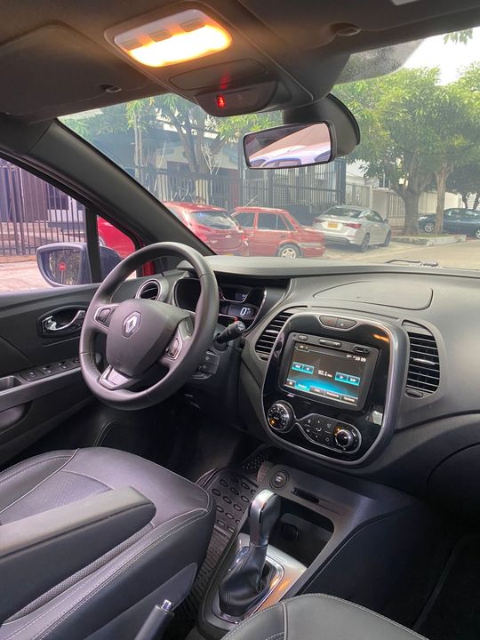RENAULT CAPTUR INTENS BOSE TP 2000CC 2021