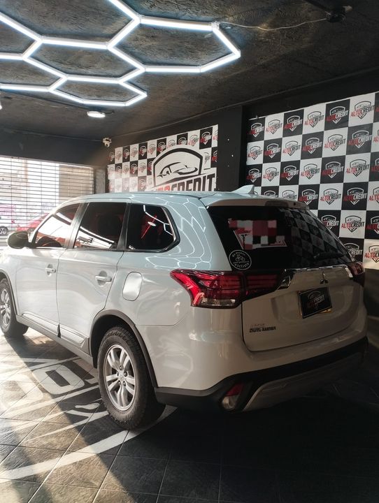 MITSUBISHI OUTLANDER KAITEKI LS AT 2400CC 4X4 7PSJ 7AB 2021