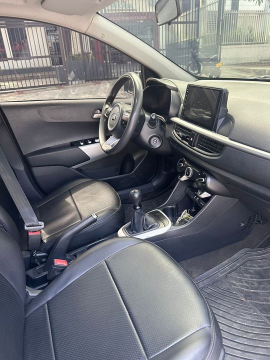 KIA PICANTO ZENITH MT 1250CC 2AB ABS AA R15 2018