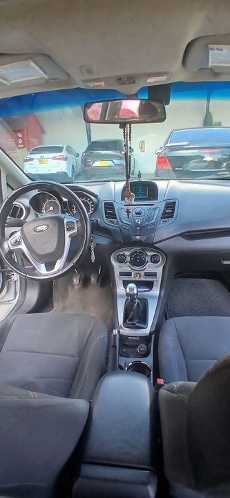 FORD FIESTA HATCHBACK SE MT 1600CC 5P 2015