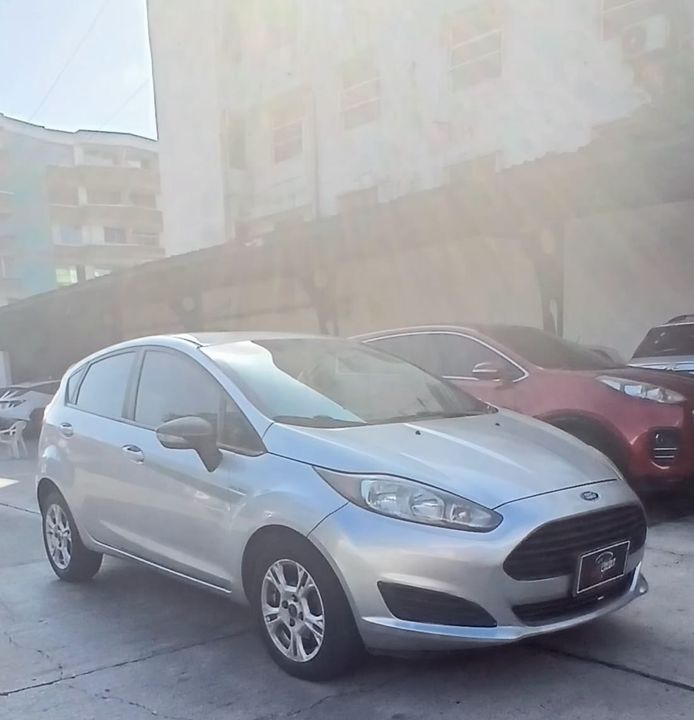 FORD FIESTA HATCHBACK SE MT 1600CC 5P 2015