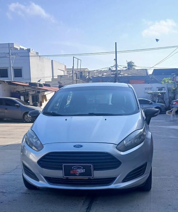FORD FIESTA HATCHBACK SE MT 1600CC 5P 2015