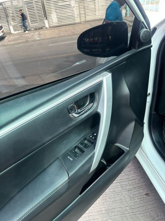 TOYOTA COROLLA SE-G TP 1800CC 7AB ABS 2019