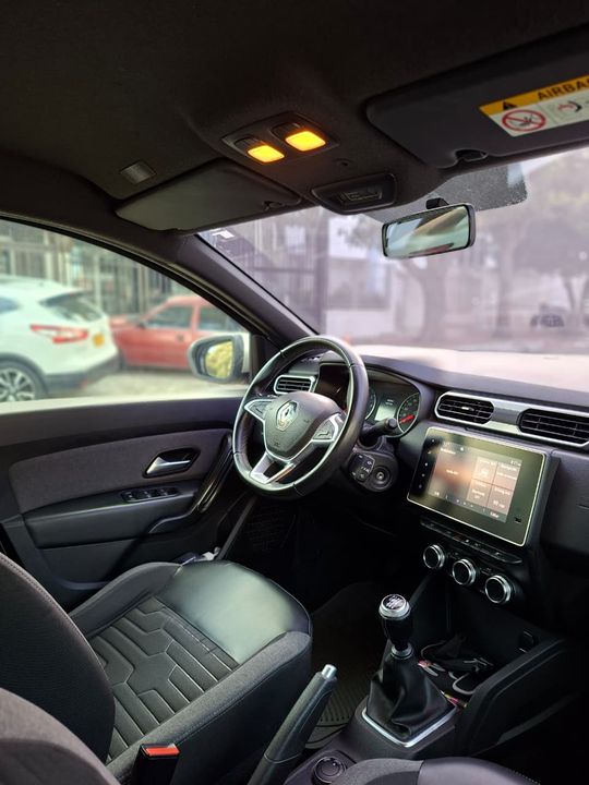 RENAULT DUSTER OUTSIDER MT 1300CC T 4X4 2022