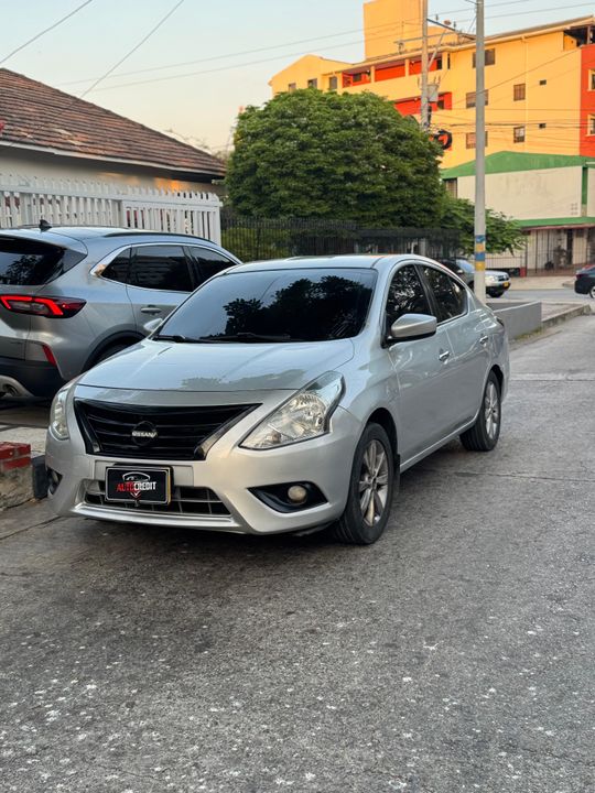 NISSAN VERSA ADVANCE AT 1600CC 2AB ABS 2015