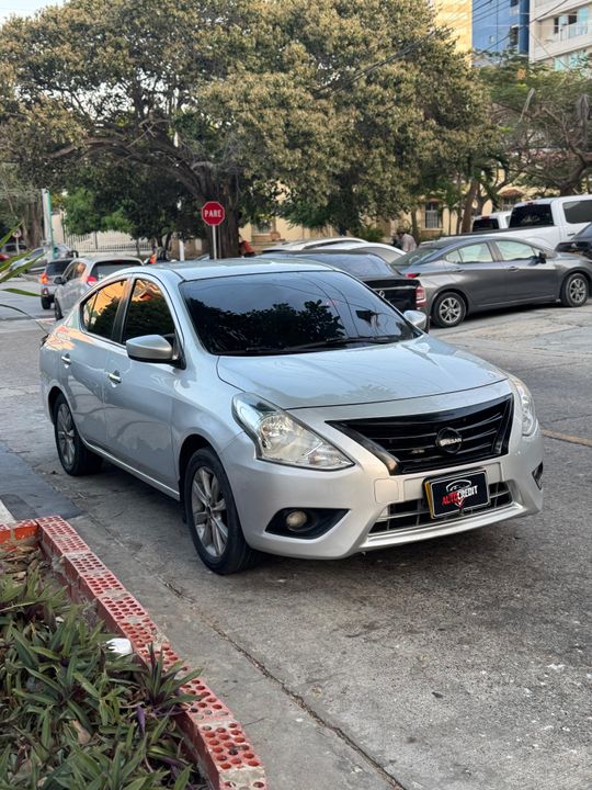 NISSAN VERSA ADVANCE AT 1600CC 2AB ABS 2015