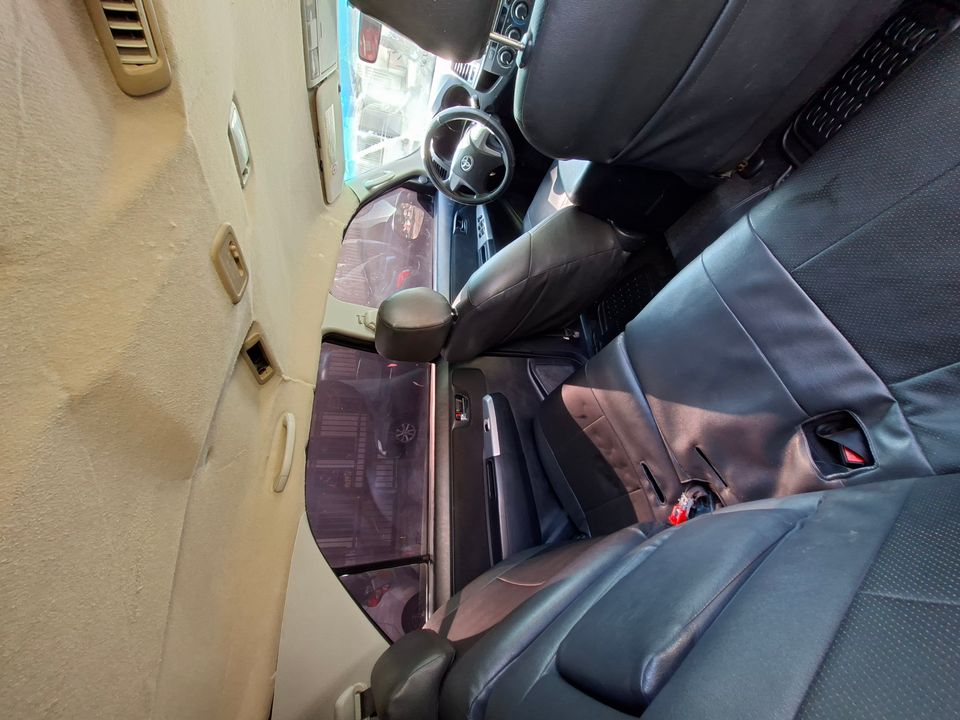 TOYOTA FORTUNER 2.7L AT 2700CC 4X2 2012