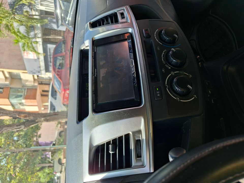 TOYOTA FORTUNER 2.7L AT 2700CC 4X2 2012