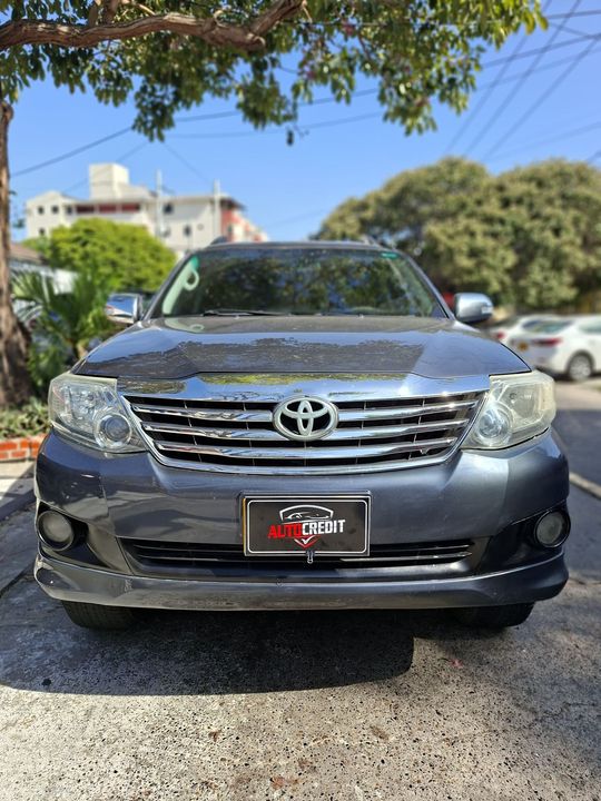 TOYOTA FORTUNER 2.7L AT 2700CC 4X2 2012