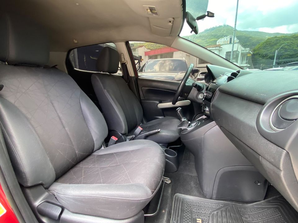 MAZDA 2 15HM1C MT 1500CC 5P 2013