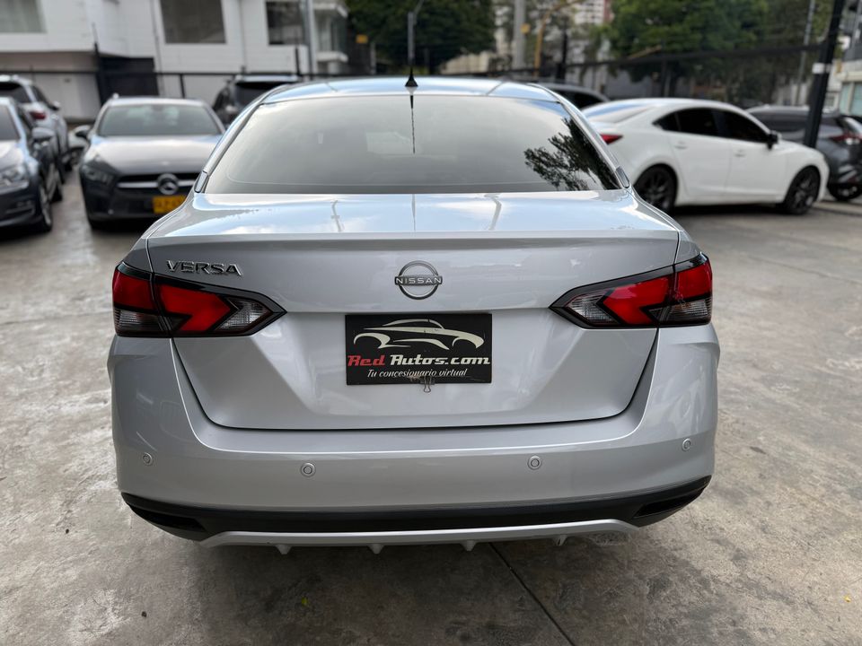 NISSAN VERSA SENSE AT 1600CC RIN 15 2024